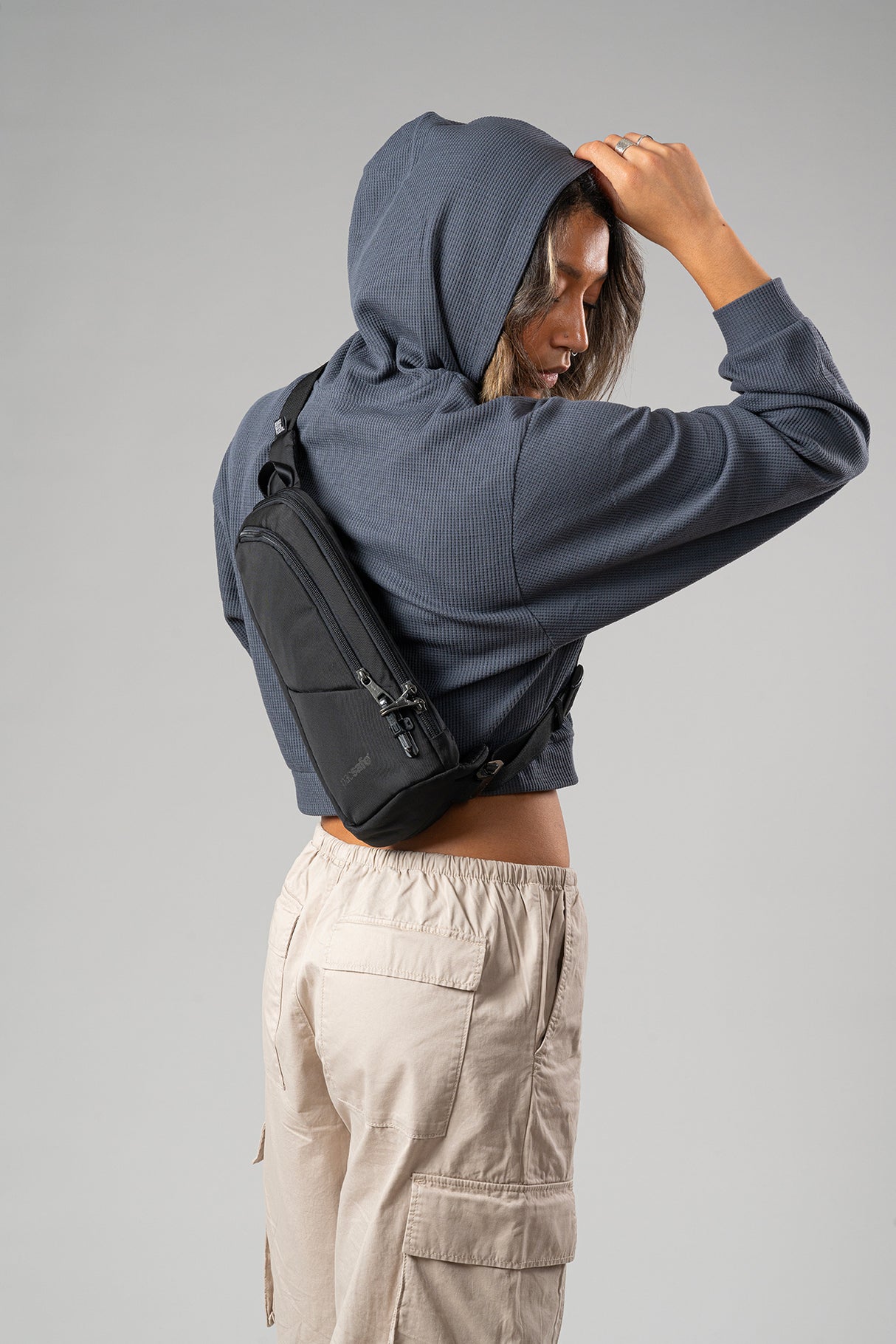 Pacsafe V Action Sling