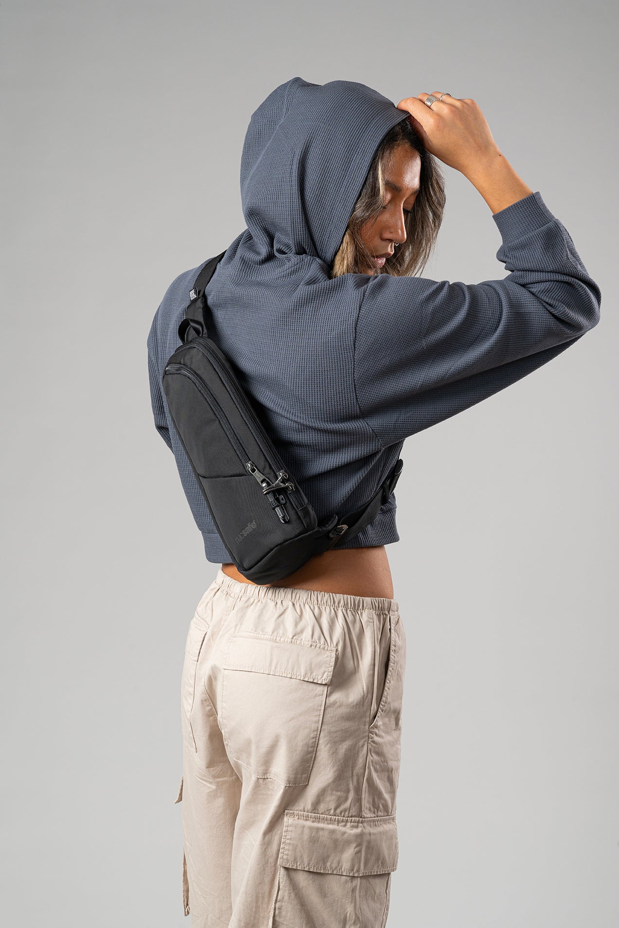 Pacsafe V Action Sling