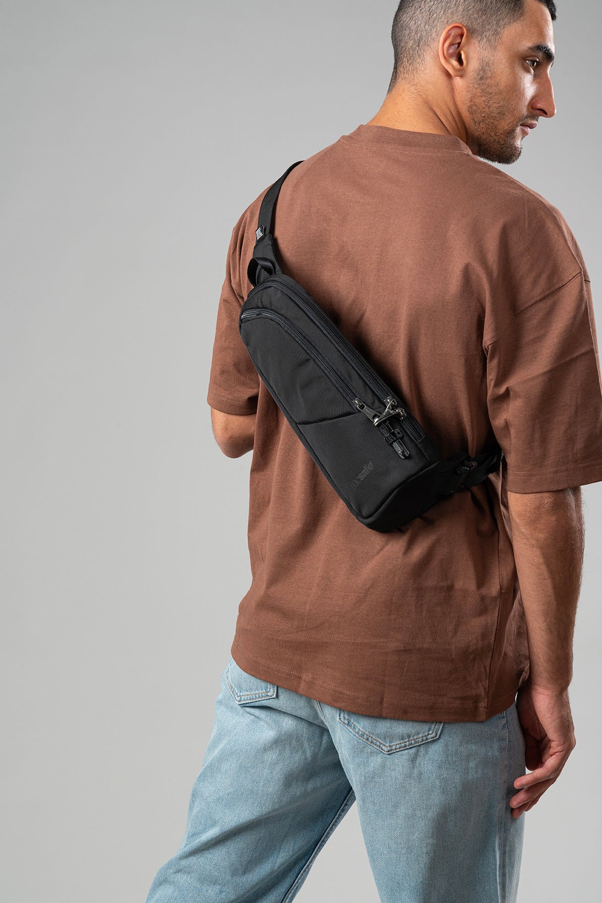 Pacsafe V Action Sling