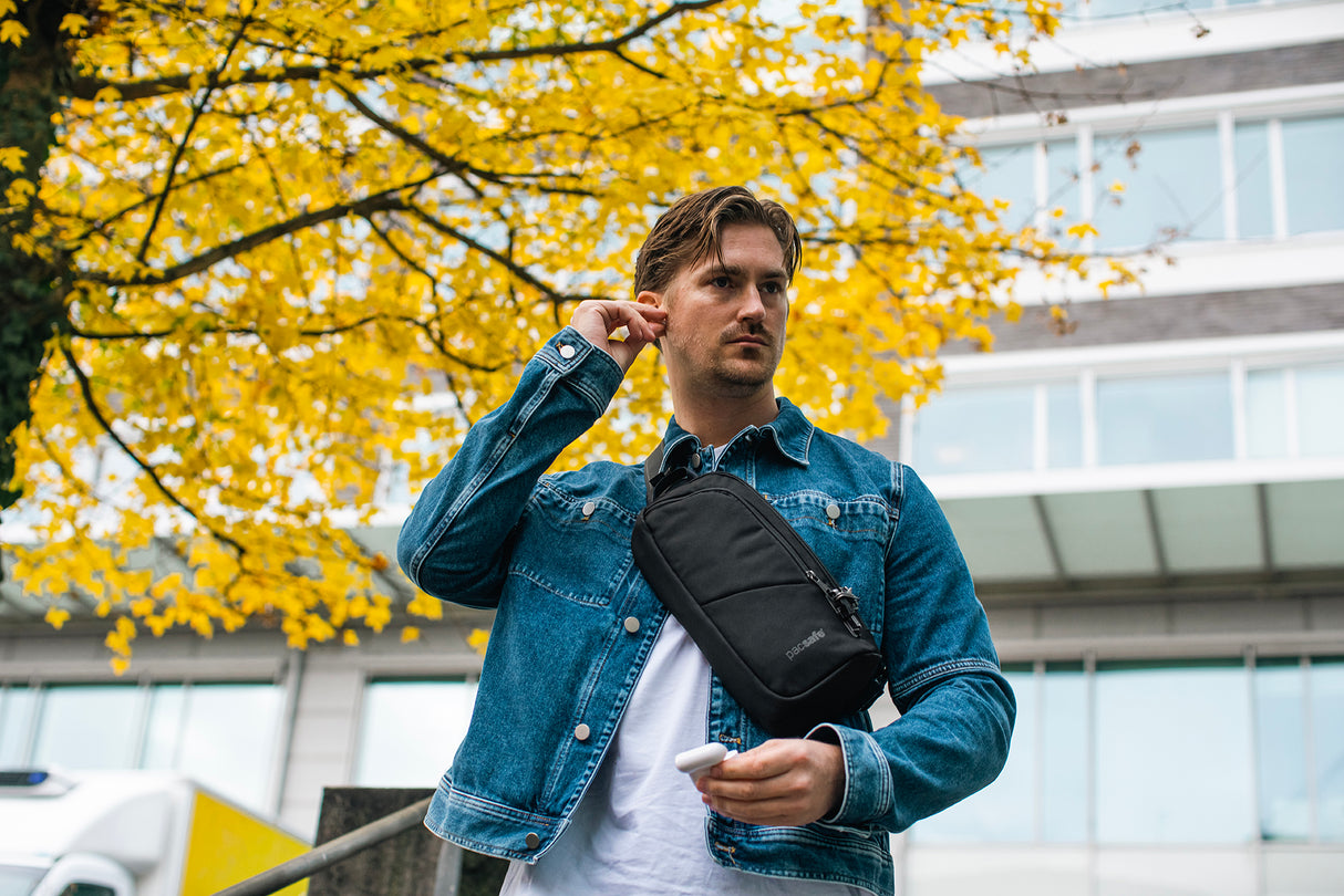 Pacsafe V Action Sling