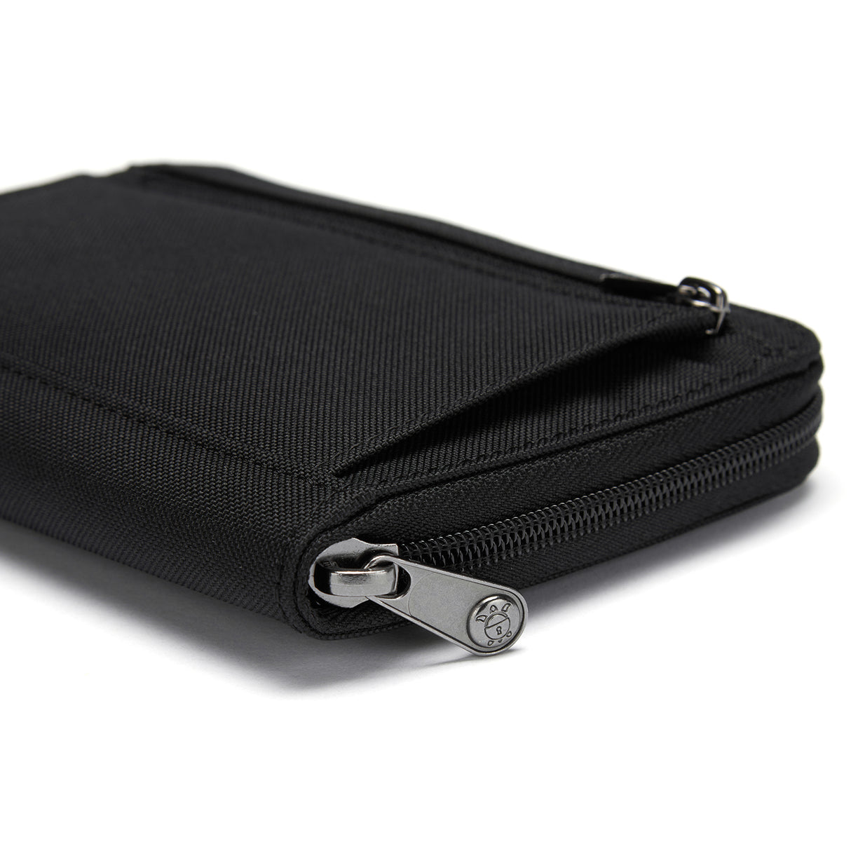 Pacsafe RFIDsafe compact organizer